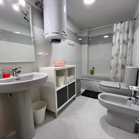 Solo Familias 300m Playa Con Wifi Ac Y Piscina شقة *